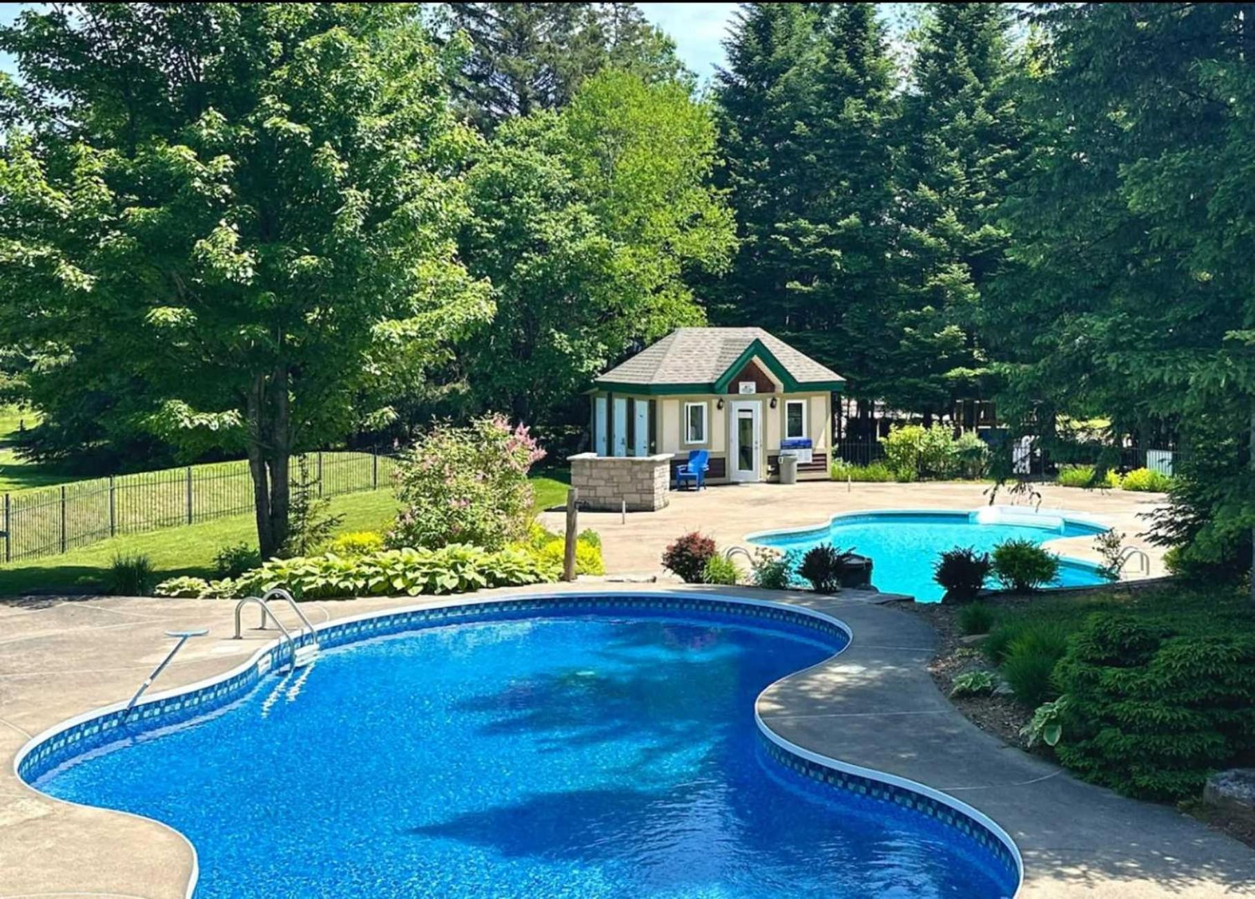 L'Aiglon - Nature Golf And Relaxation In Mont-Tremblant Exterior photo